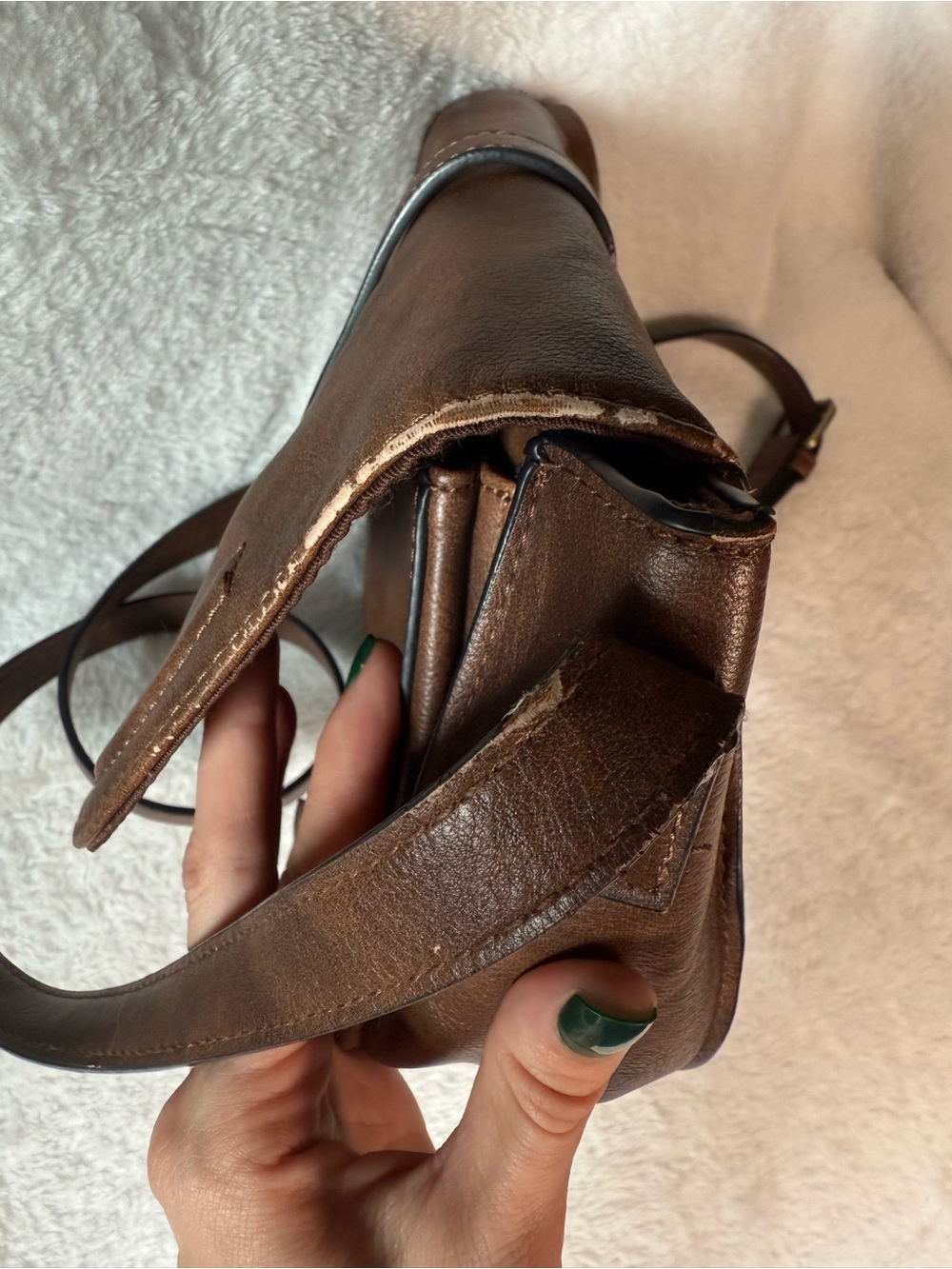 Classic Brown Leather Crossbody Bag - Women - Picture 4 of 6